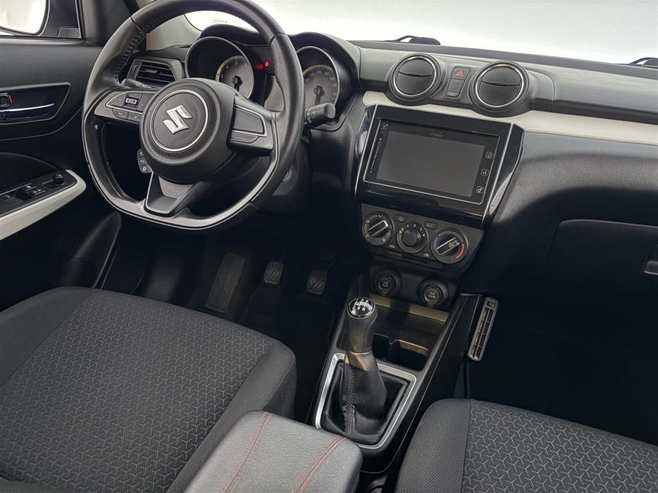 SUZUKI Swift 2017