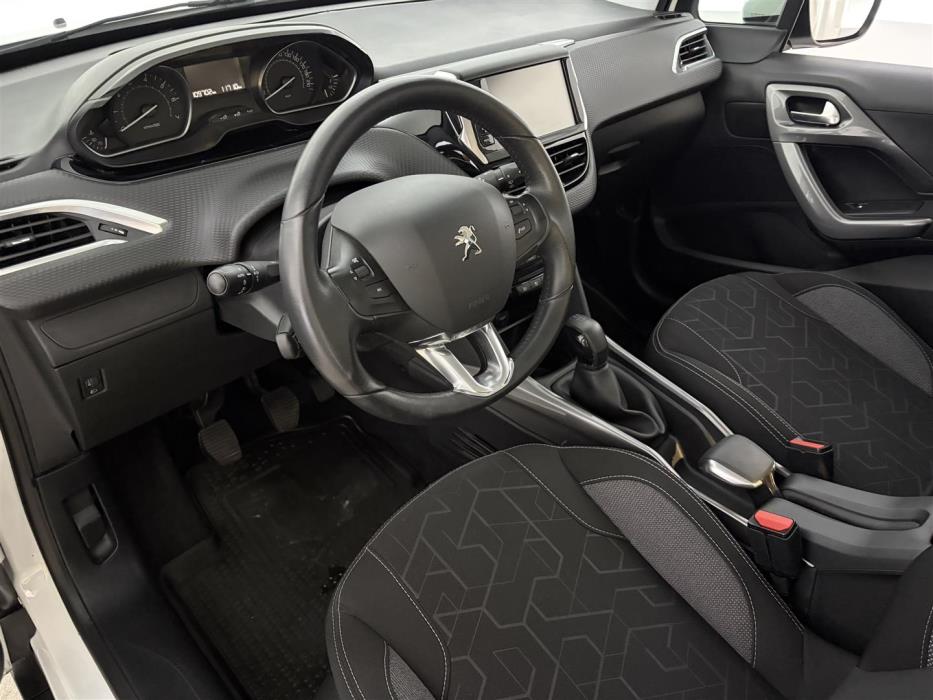 PEUGEOT 2008 2018