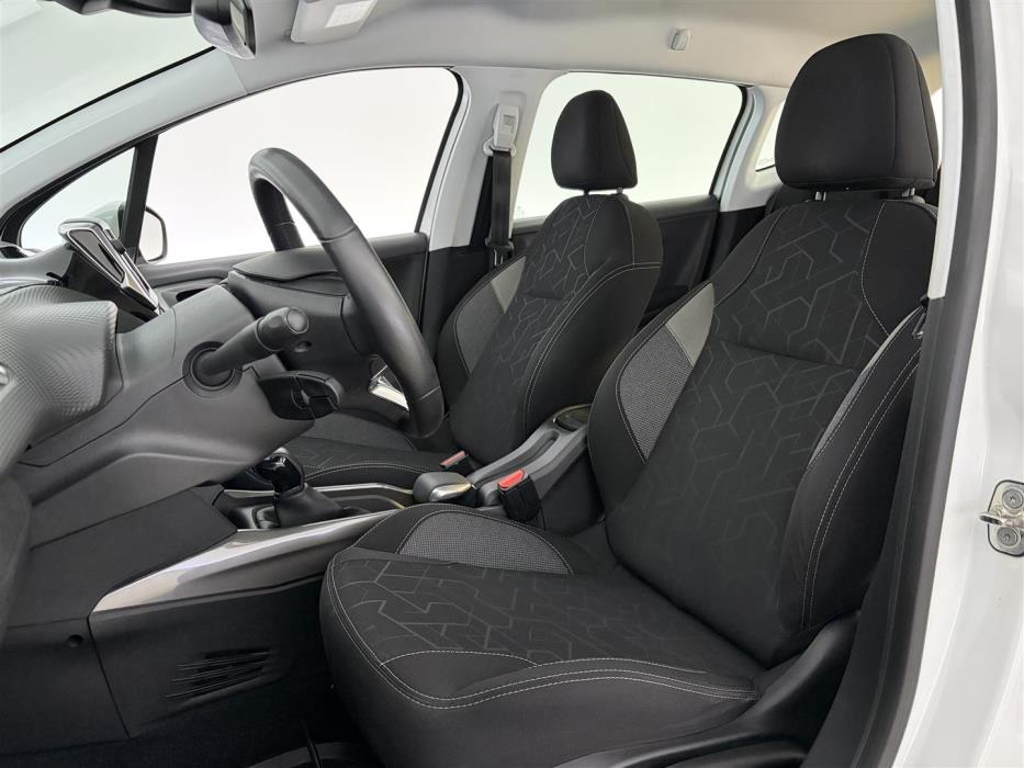 PEUGEOT 2008 2018