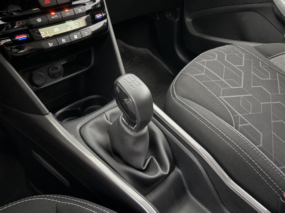 PEUGEOT 2008 2018