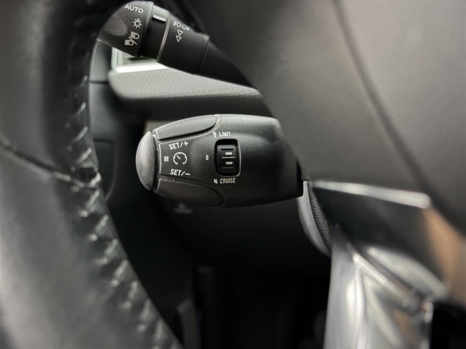 PEUGEOT 2008 2018