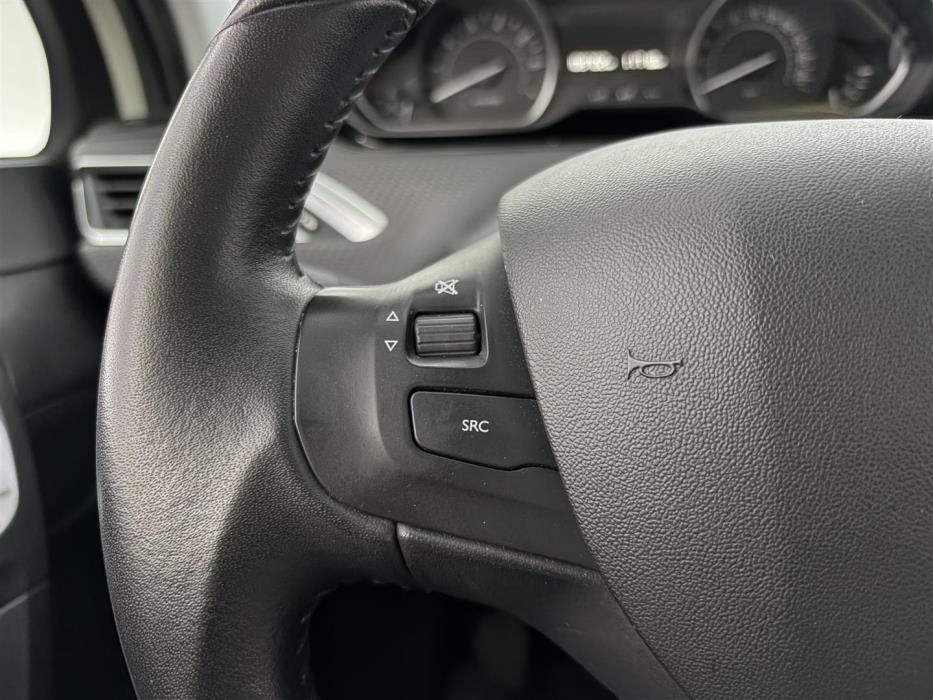 PEUGEOT 2008 2018
