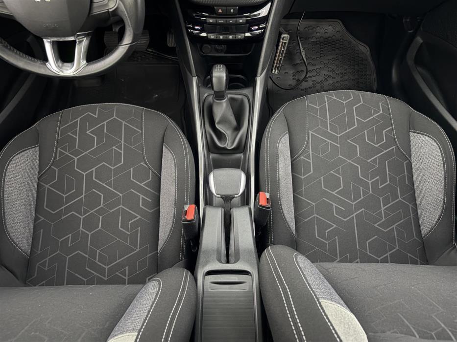 PEUGEOT 2008 2018
