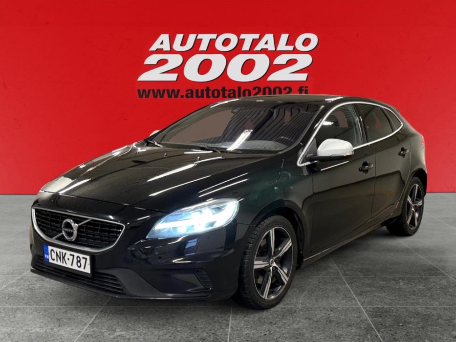 VOLVO V40 2016