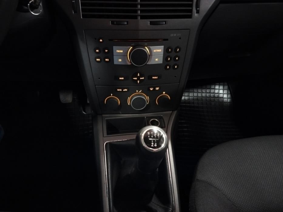 OPEL Astra 2006