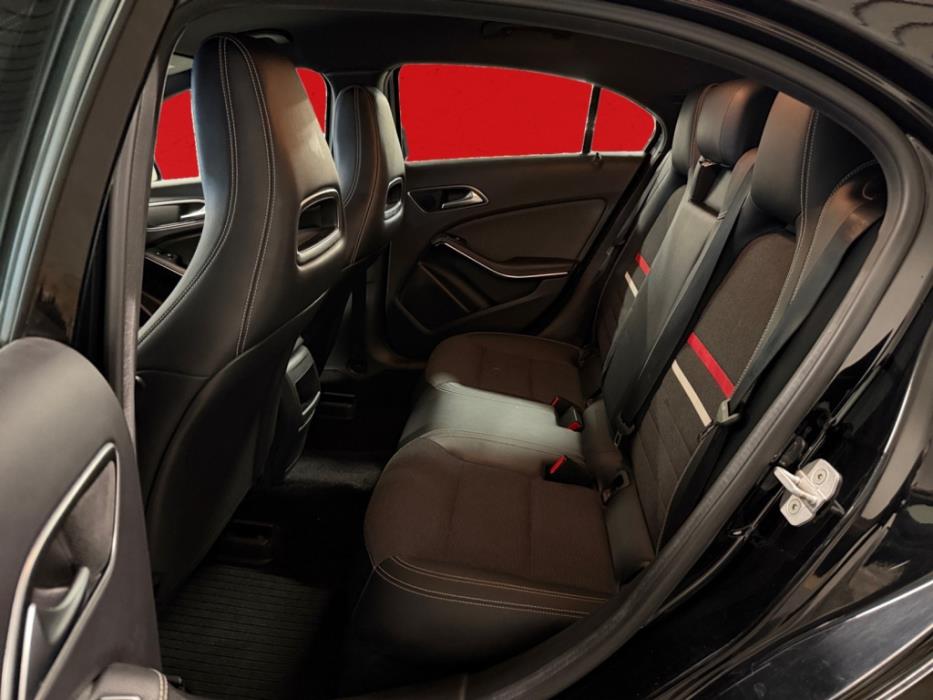 MERCEDES-BENZ A 2014