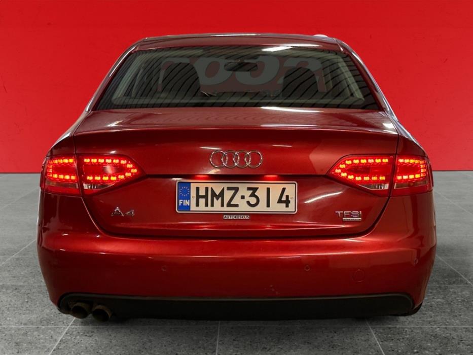 AUDI A4 2011