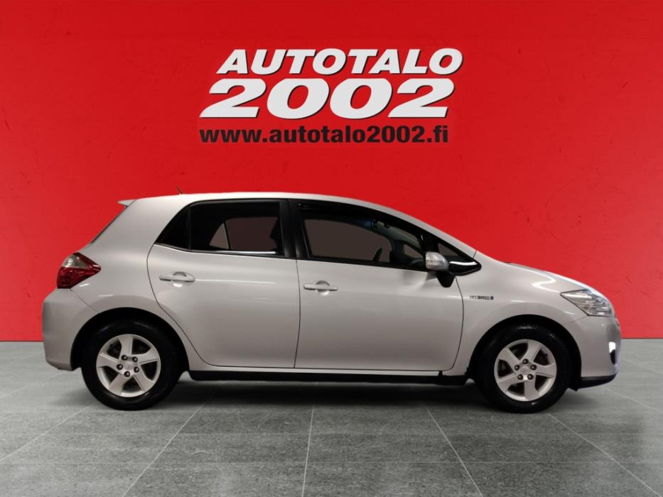 TOYOTA Auris 2011