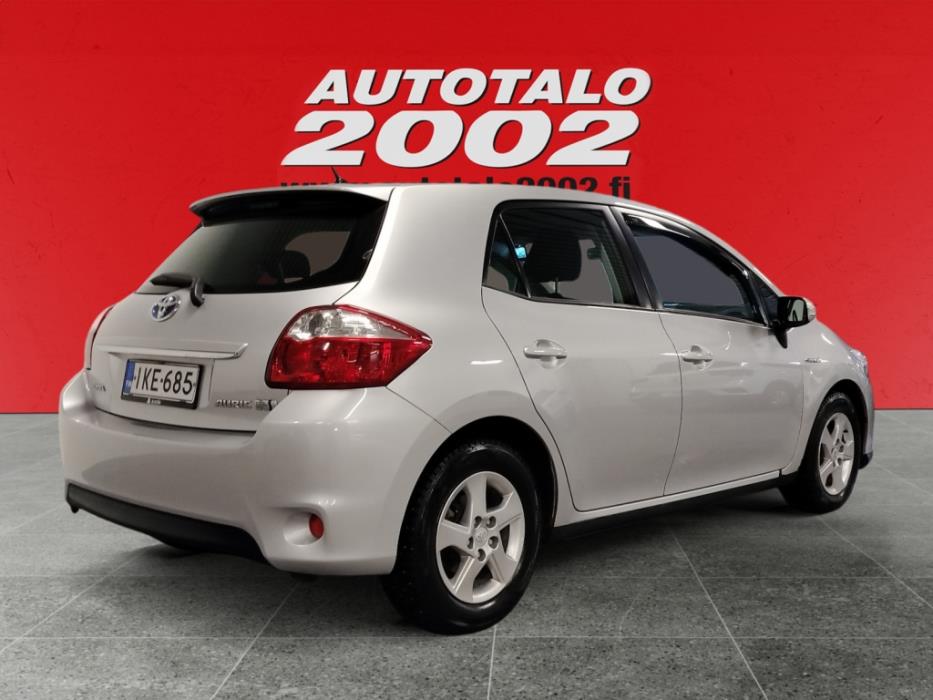 TOYOTA Auris 2011