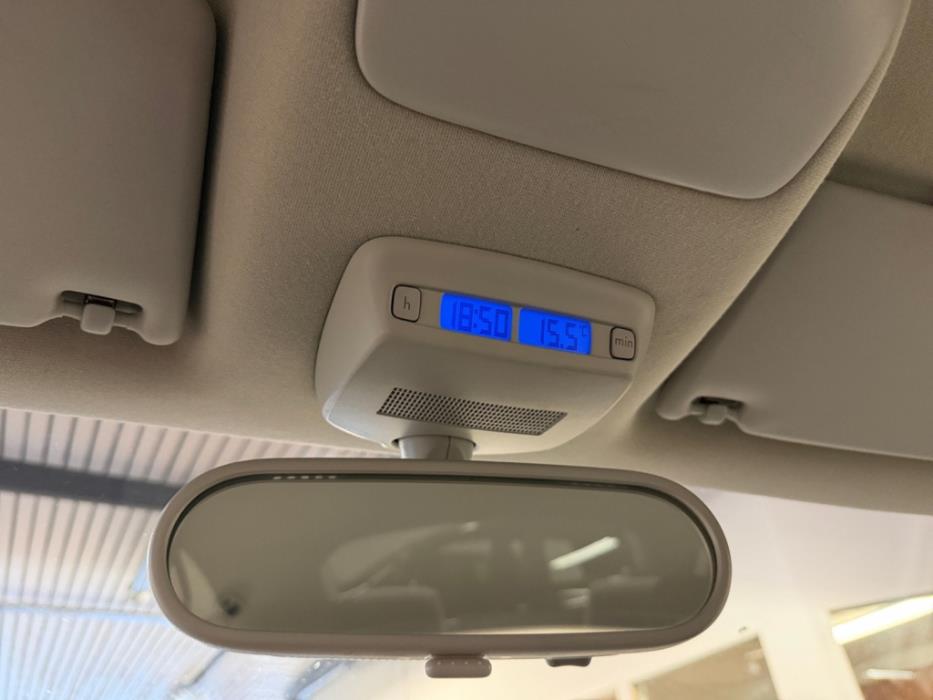 VOLKSWAGEN New Beetle 2005