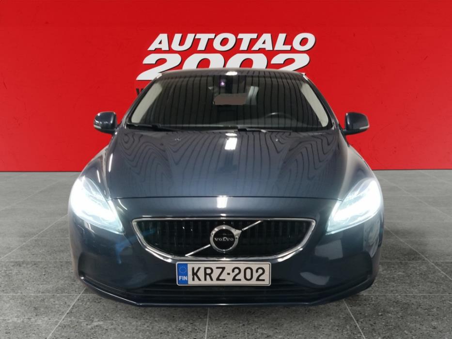 VOLVO V40 2017
