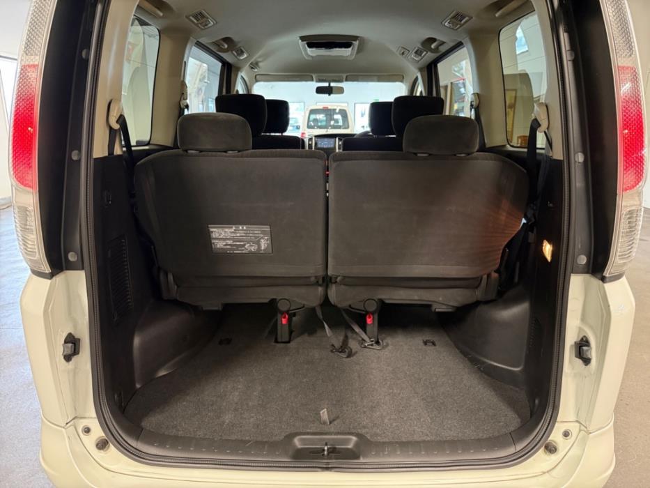 NISSAN Serena 2008