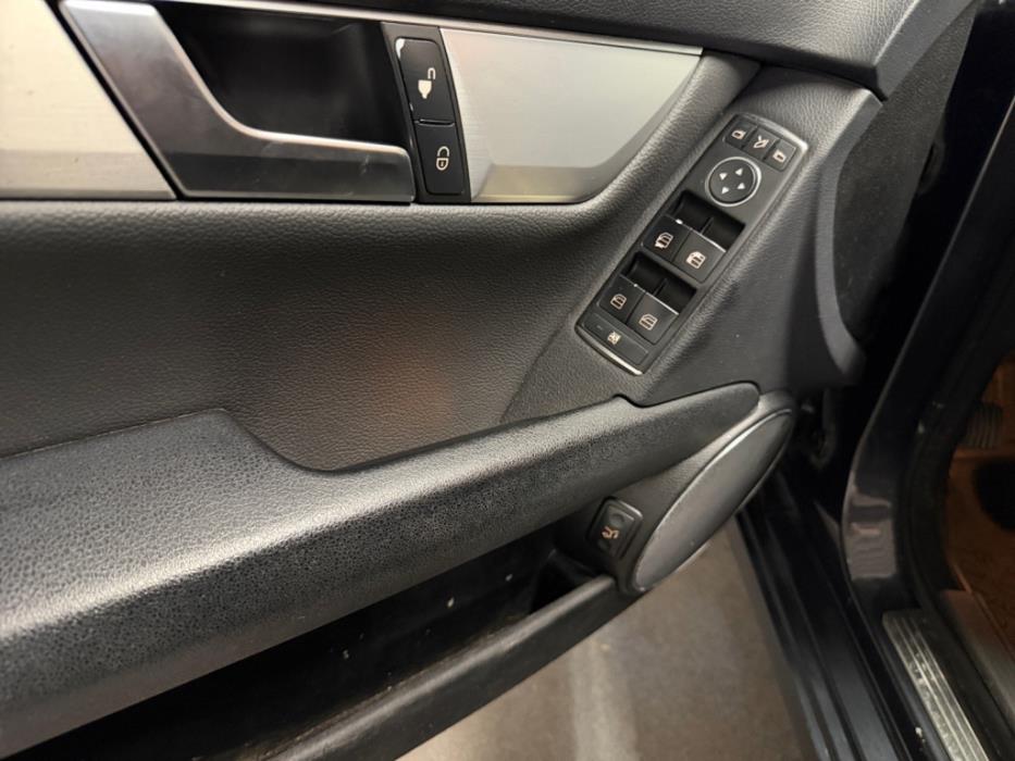 MERCEDES-BENZ C 2010