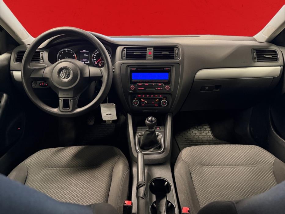 VOLKSWAGEN Jetta 2011