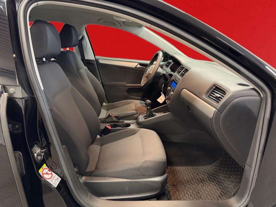 VOLKSWAGEN Jetta 2011