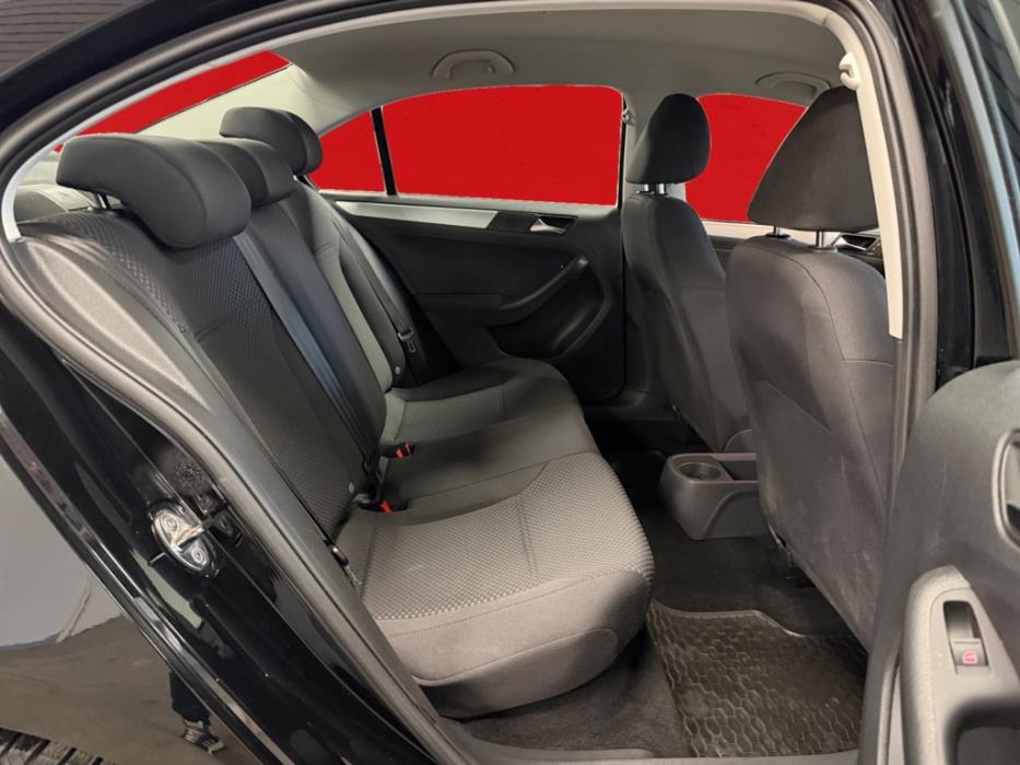 VOLKSWAGEN Jetta 2011