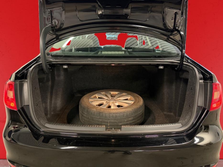 VOLKSWAGEN Jetta 2011