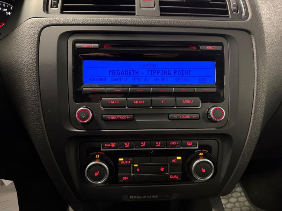 VOLKSWAGEN Jetta 2011