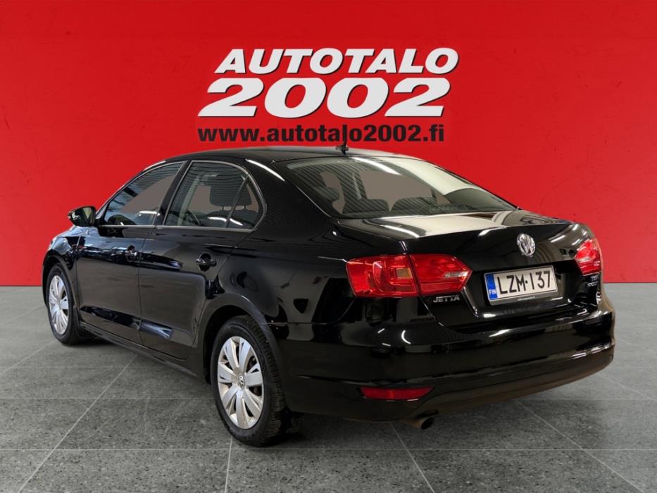 VOLKSWAGEN Jetta 2011