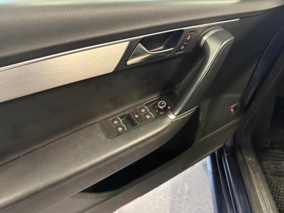 VOLKSWAGEN Passat 2013