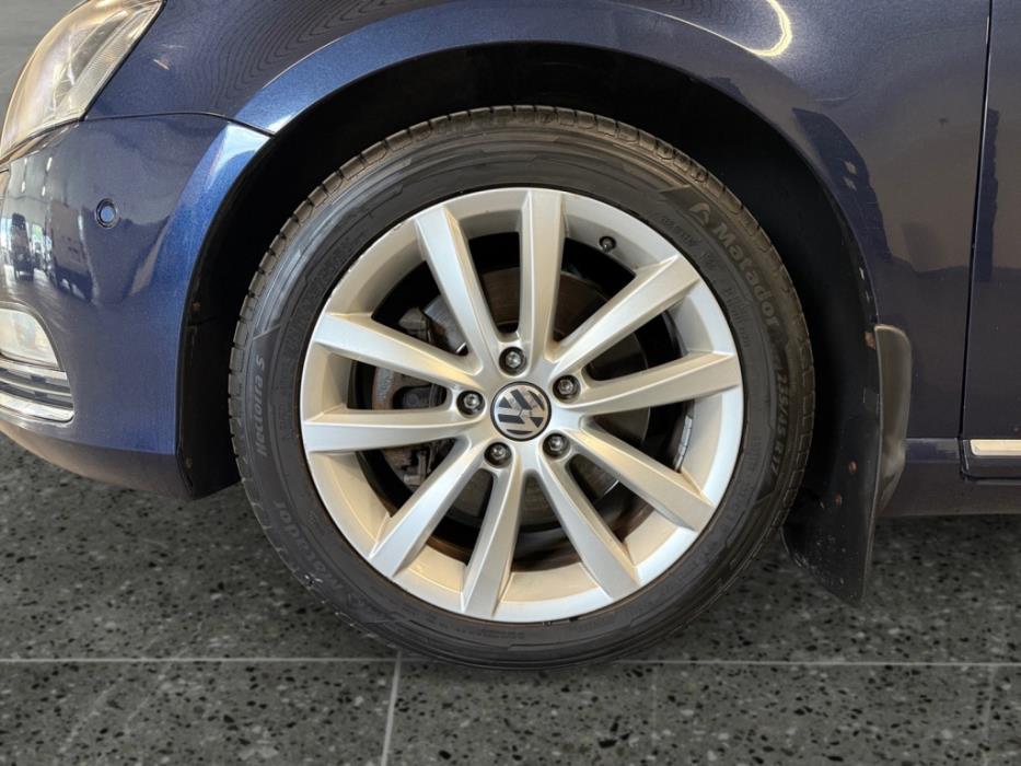 VOLKSWAGEN Passat 2013