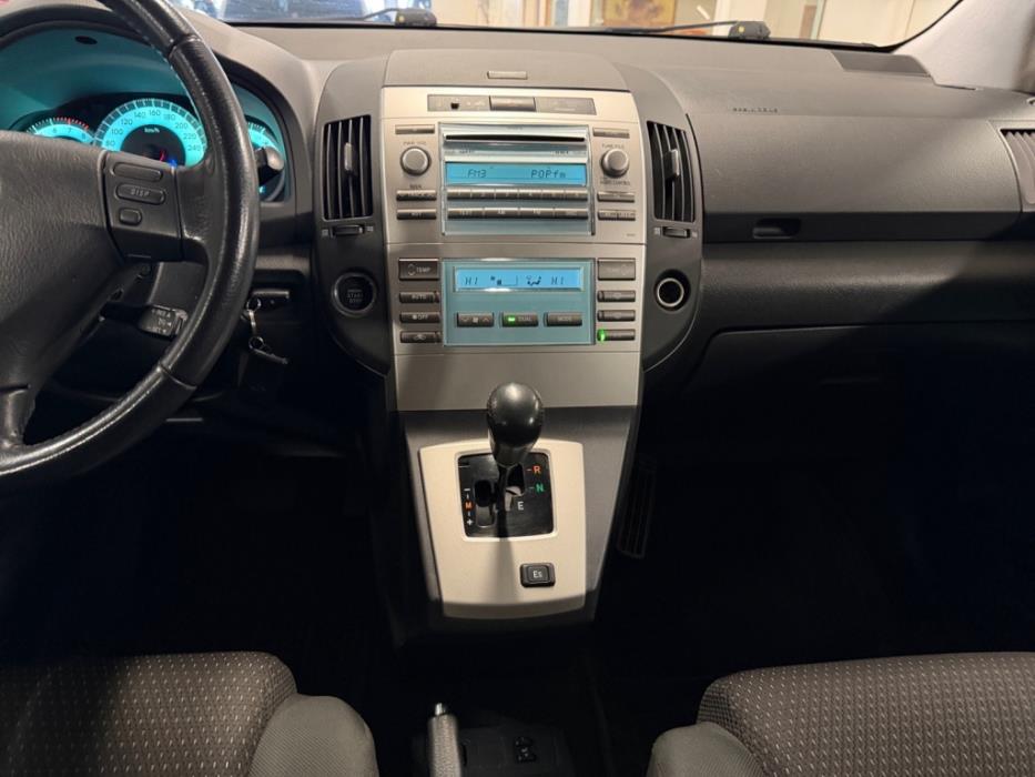 TOYOTA Corolla Verso 2008