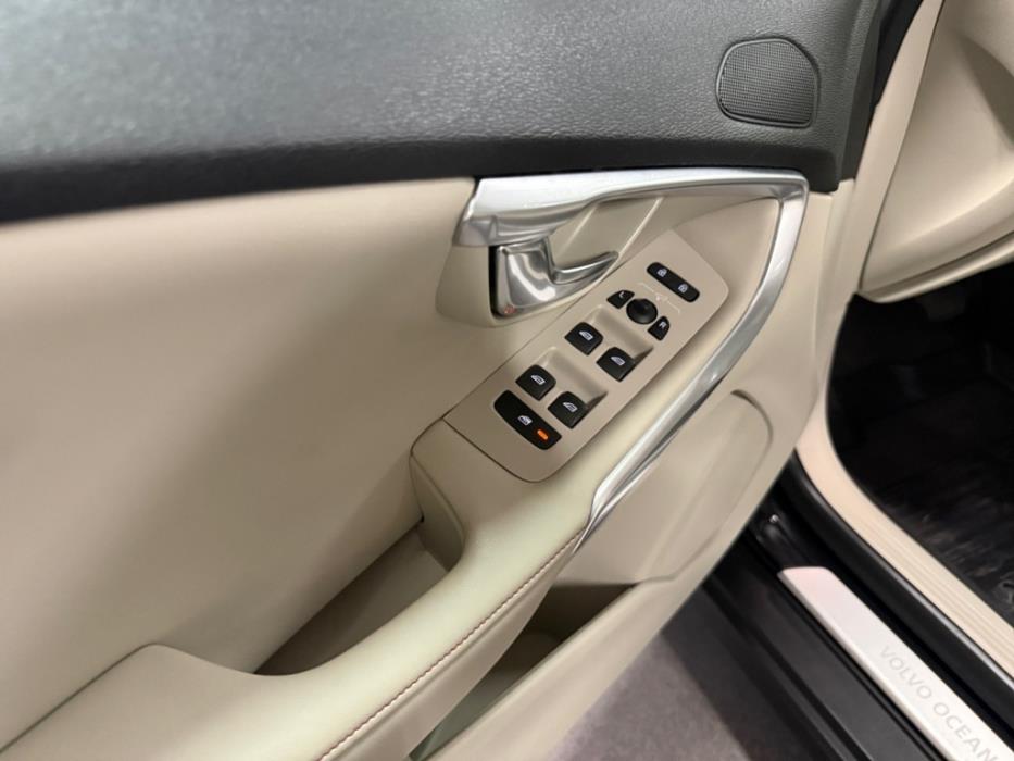 VOLVO V40 Cross Country 2015