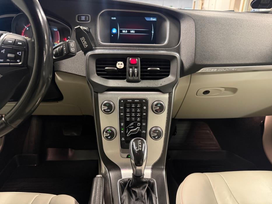 VOLVO V40 Cross Country 2015