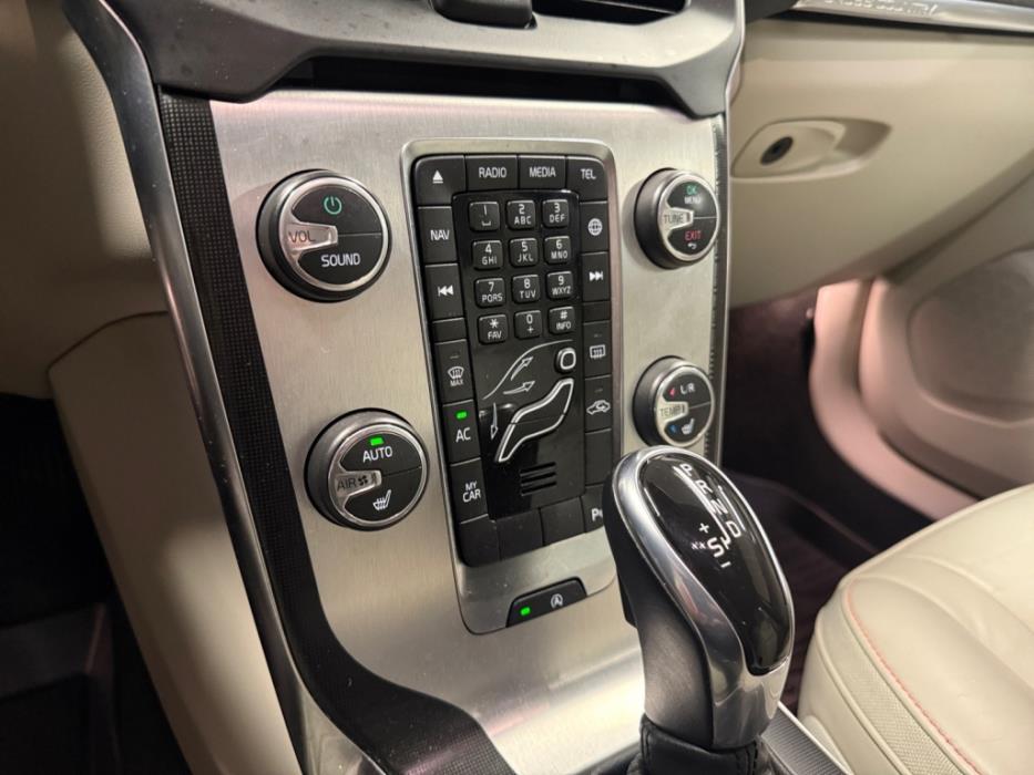 VOLVO V40 Cross Country 2015