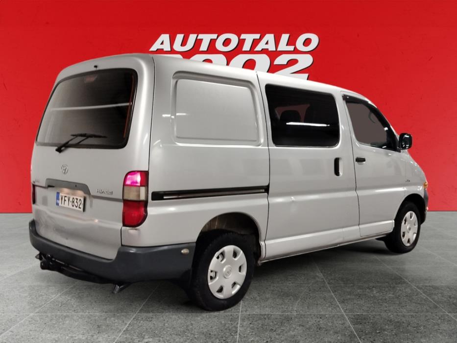 TOYOTA Hiace 2006
