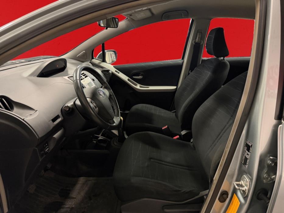 TOYOTA Yaris 2008