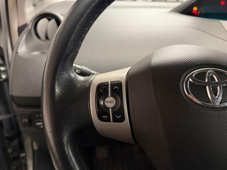 TOYOTA Yaris 2008