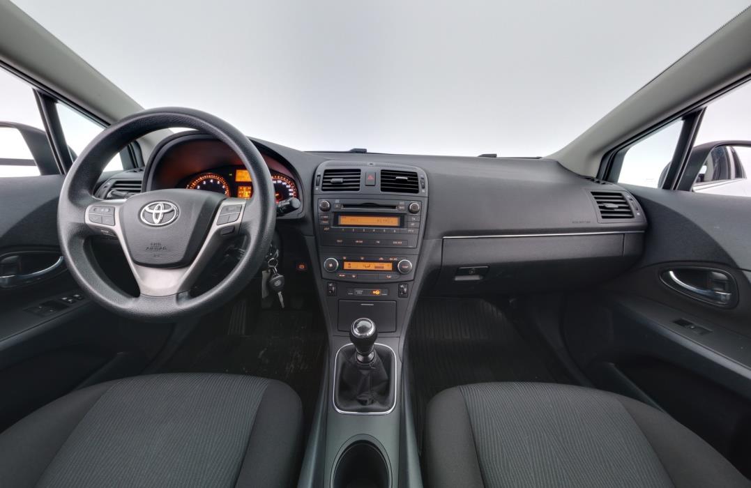 TOYOTA Avensis 2011