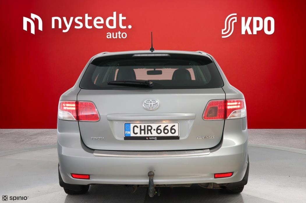 TOYOTA Avensis 2011
