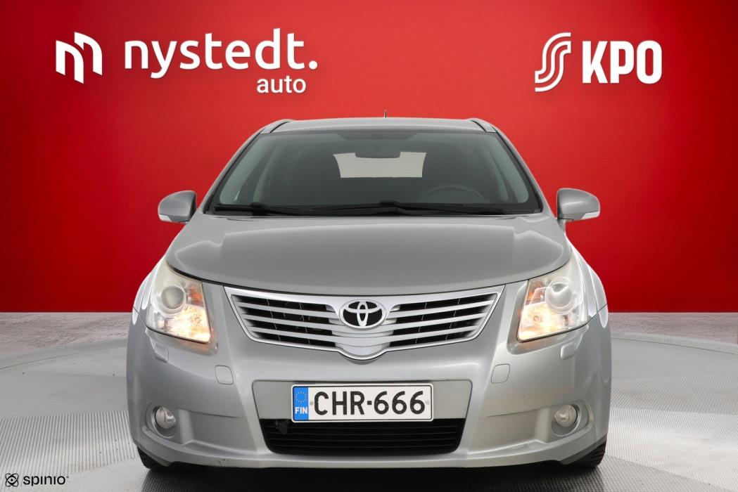 TOYOTA Avensis 2011