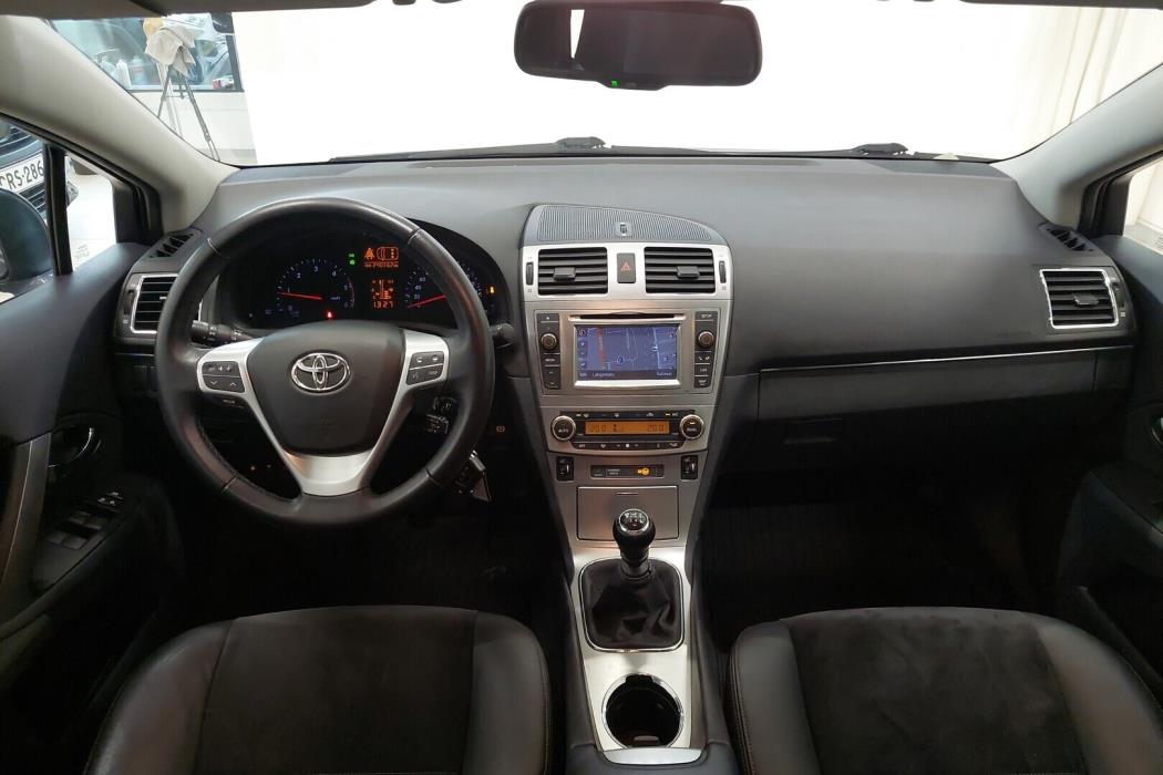 TOYOTA Avensis 2014