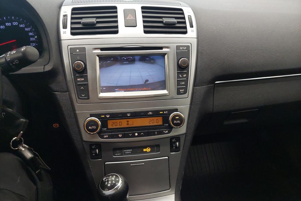 TOYOTA Avensis 2014