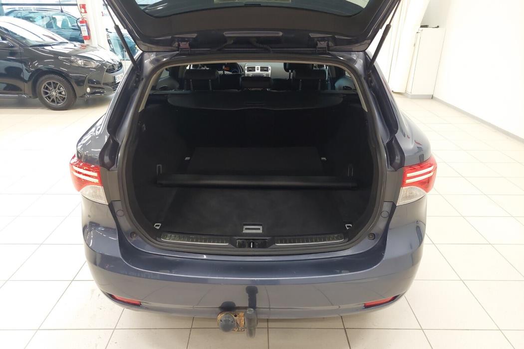 TOYOTA Avensis 2014
