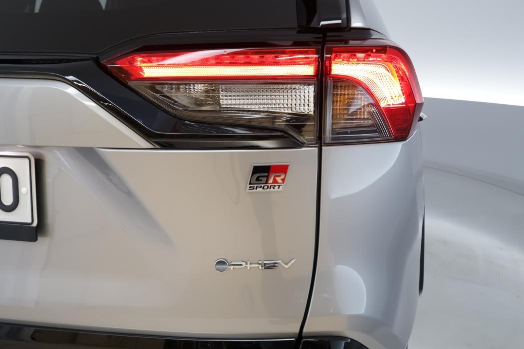 TOYOTA RAV4 Plug-in 2025