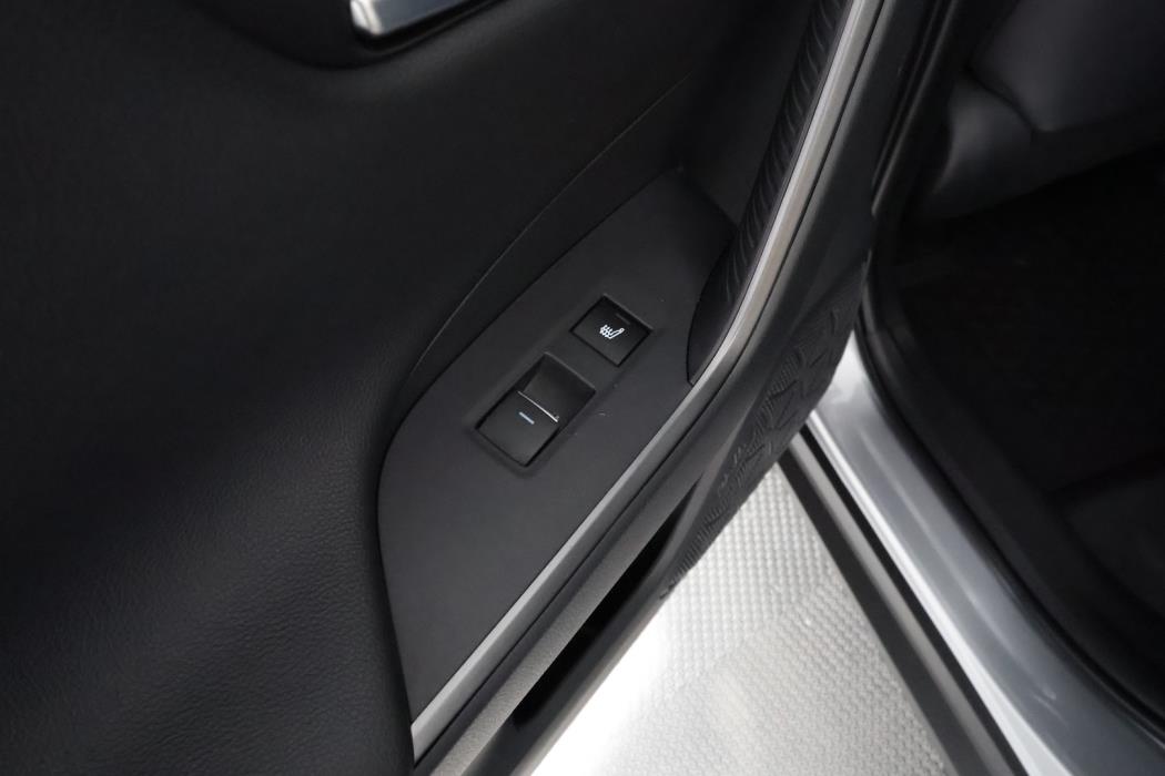 TOYOTA RAV4 Plug-in 2025