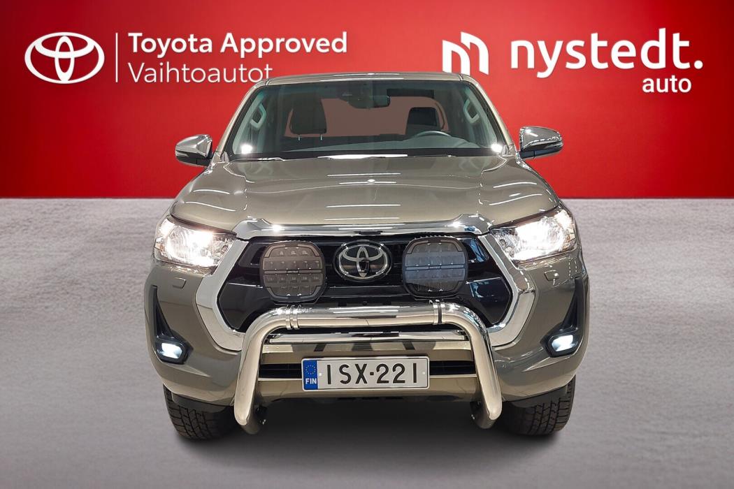 TOYOTA Hilux 2025