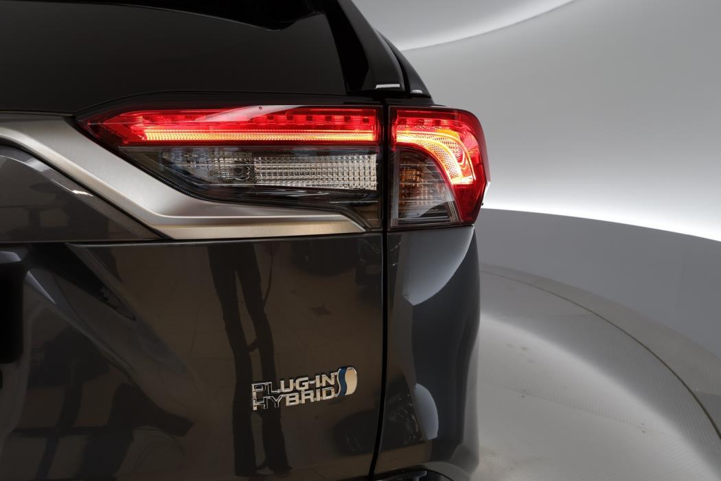TOYOTA RAV4 PLUG-IN 2024