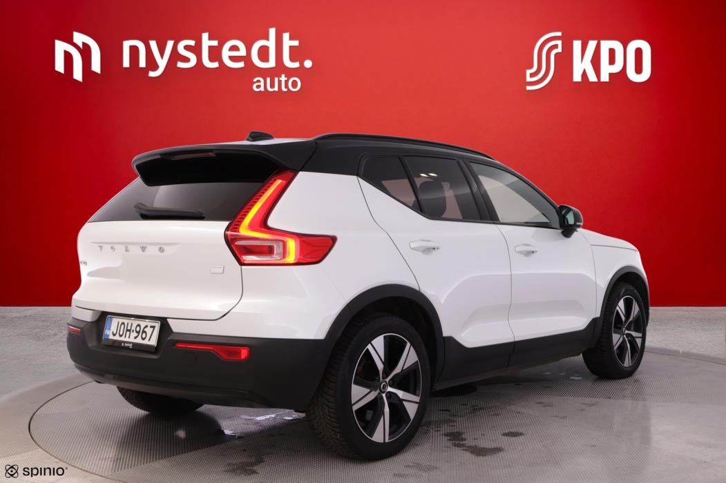 VOLVO XC40 2022