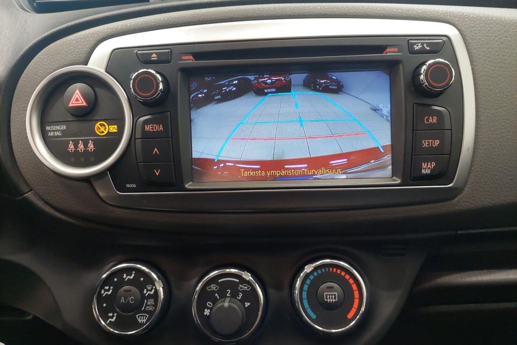 TOYOTA Yaris 2012
