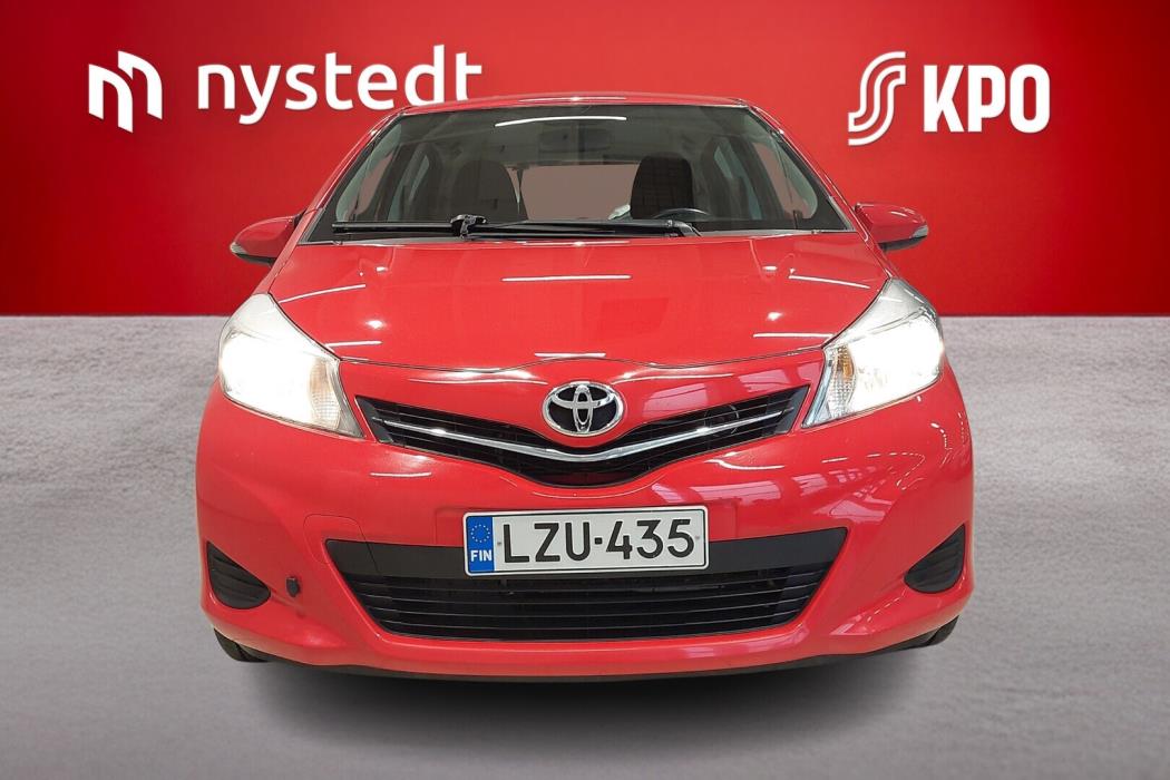 TOYOTA Yaris 2012