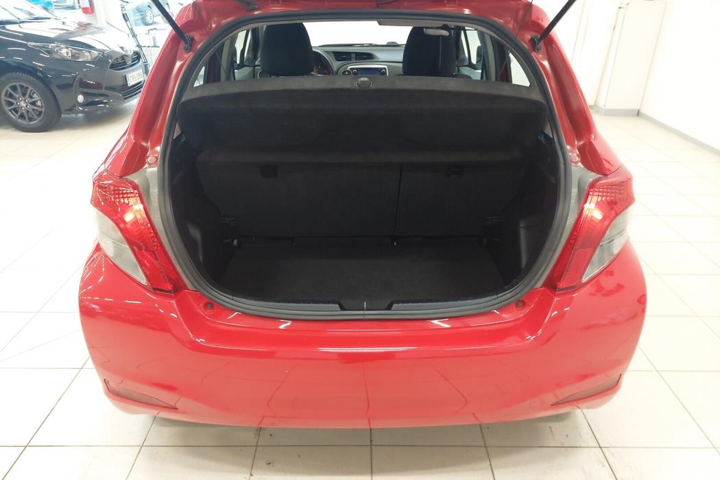 TOYOTA Yaris 2012