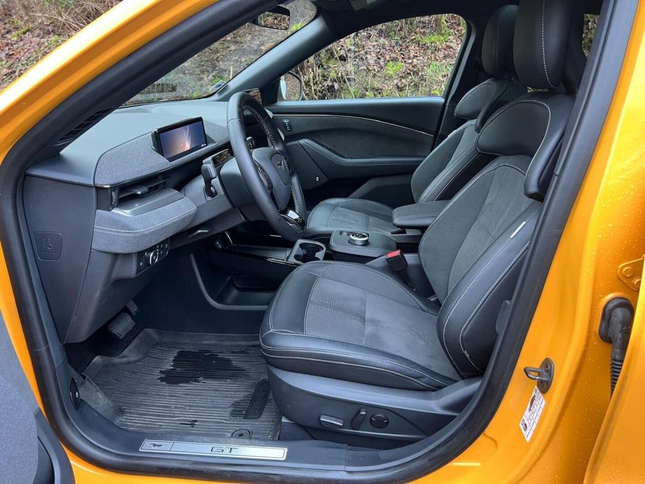 FORD MUSTANG MACH-E 2023