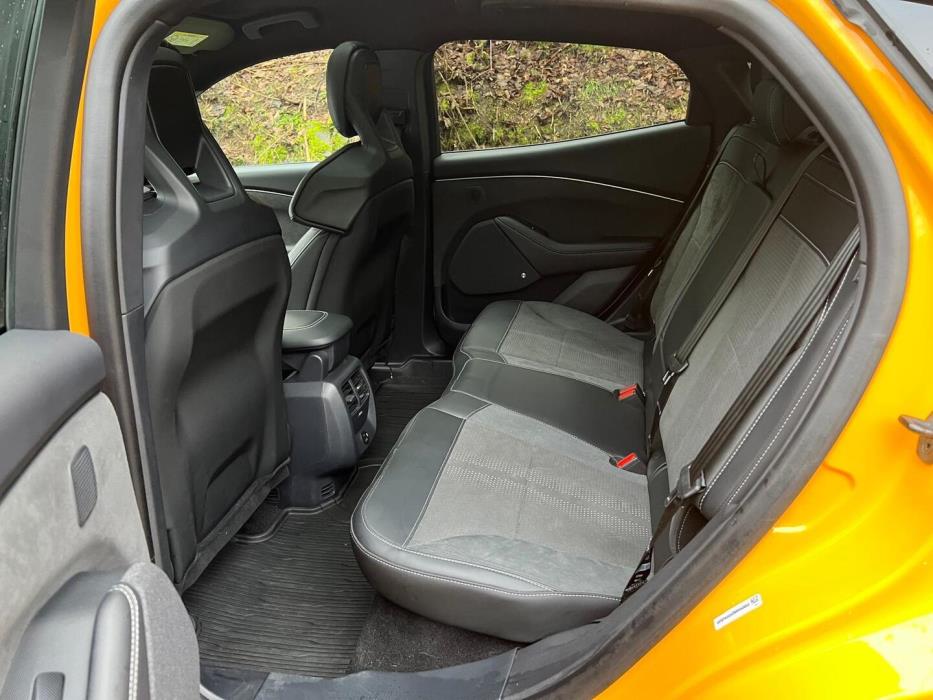 FORD MUSTANG MACH-E 2023