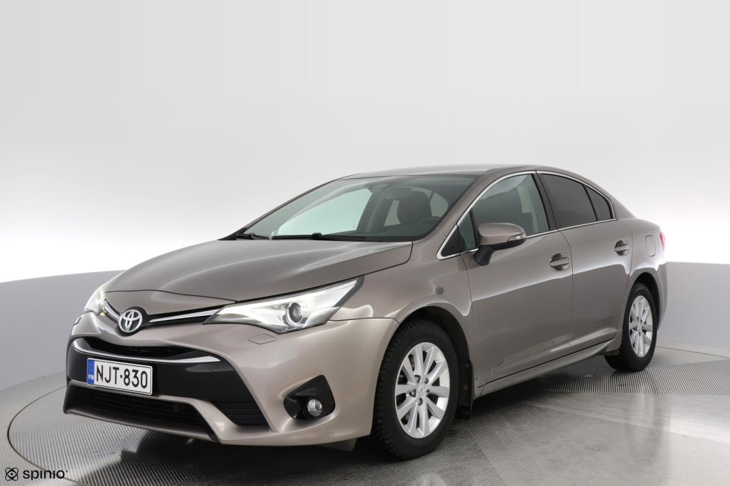 TOYOTA Avensis 2015