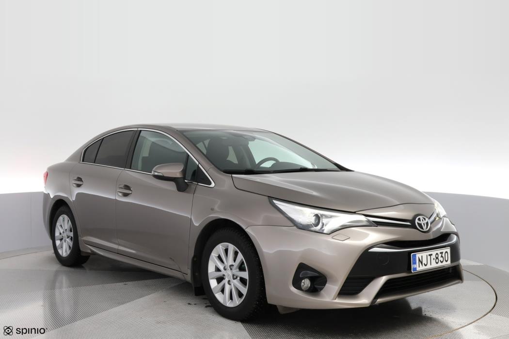TOYOTA Avensis 2015